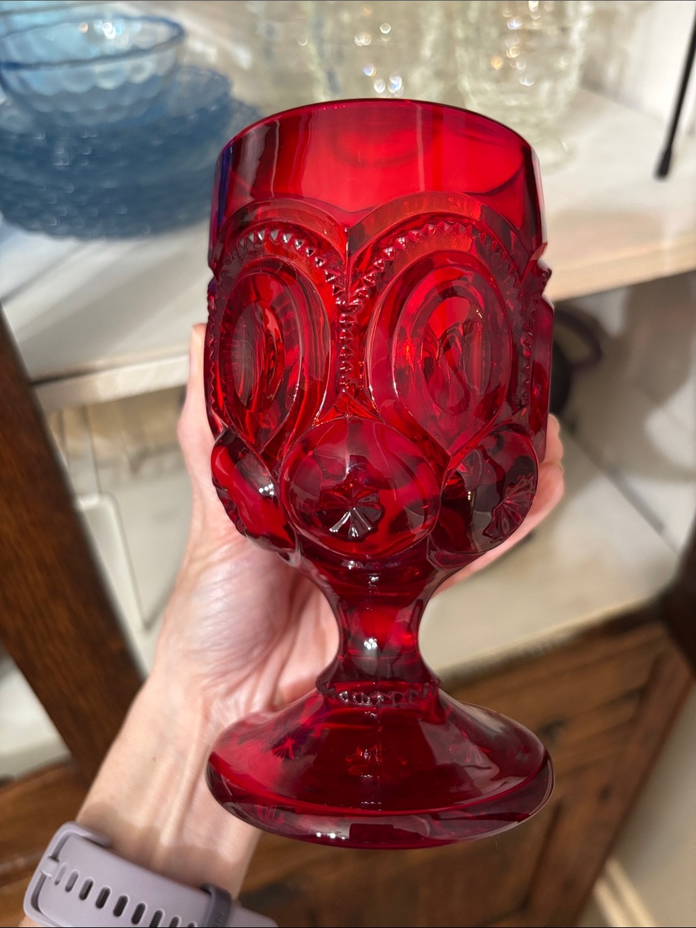 Ruby Red vintage L.E. Smith Glass Company "Moon and Stars" pattern water goblet - Picture 7 of 8